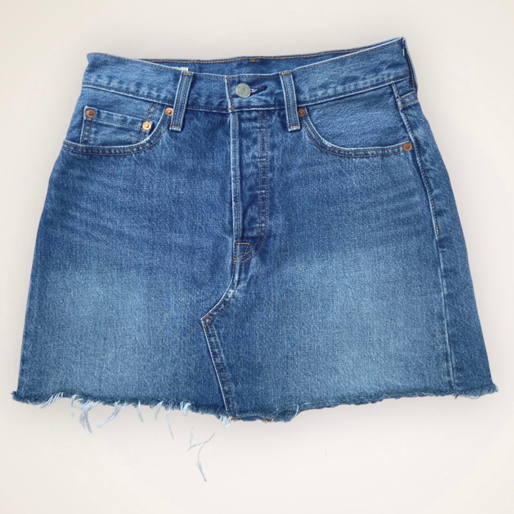 Levi’s denim mini skirt - Picture 1 of 4
